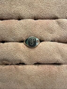 DEADSTOCK VINTAGE Sterling Silver signet ring “P” initial ring size 5